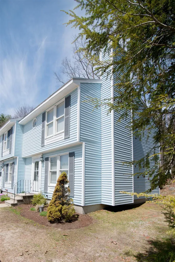 66 Preston Street Hillsborough NH 03244