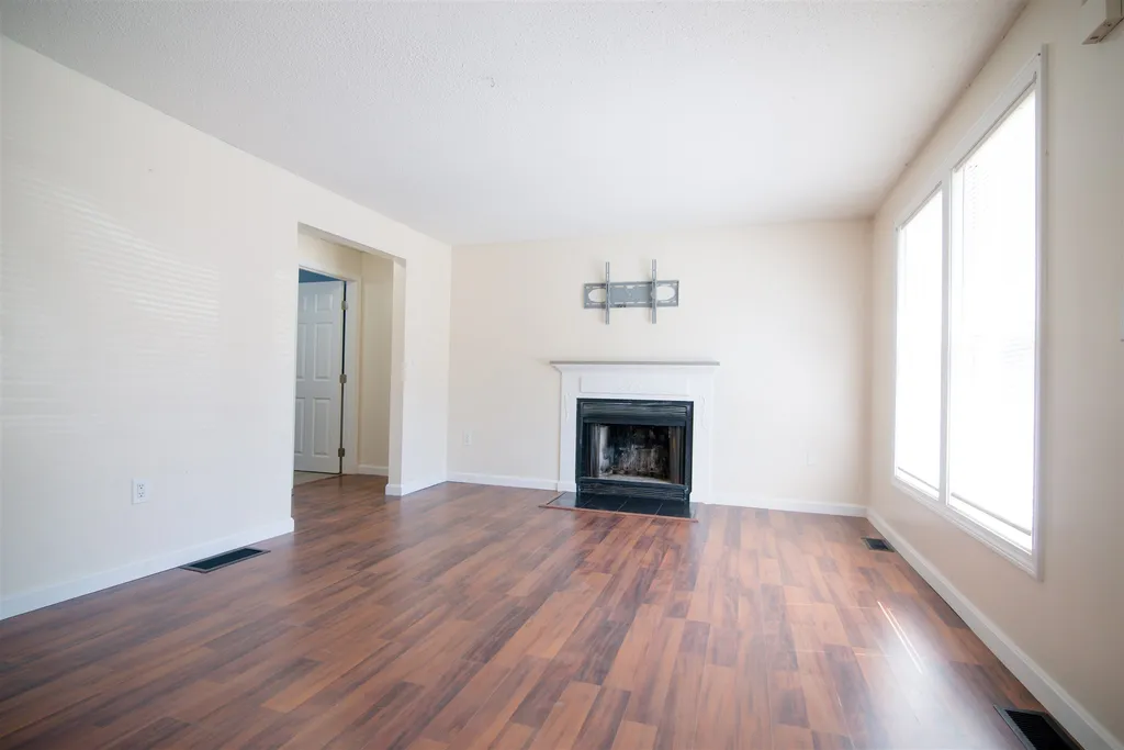 66 Preston Street Hillsborough NH 03244
