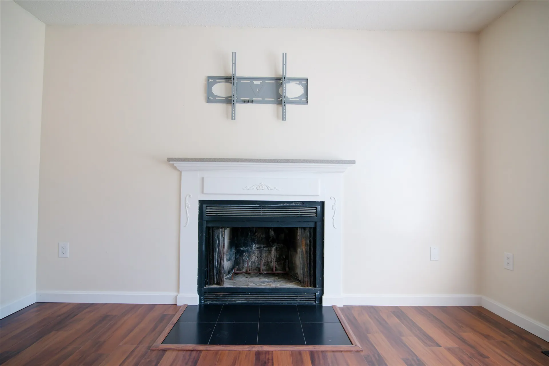 66 Preston Street Hillsborough NH 03244