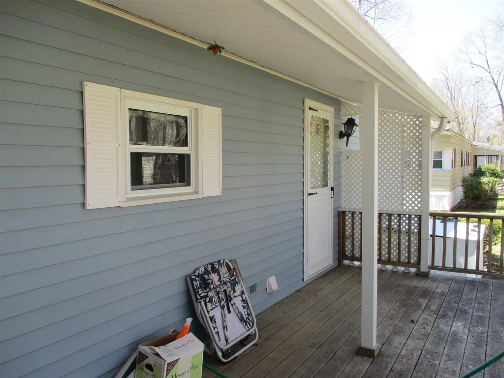 84 Cynthia Circle Seabrook NH 03874