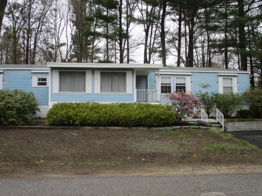 84 Cynthia Circle Seabrook NH 03874