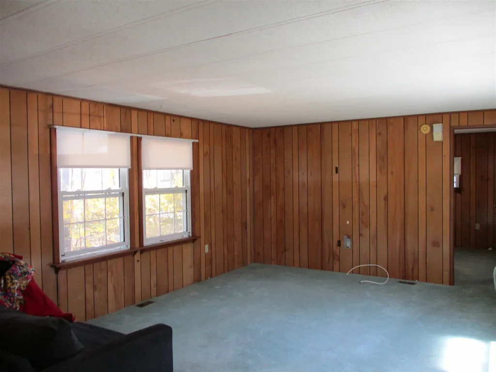 84 Cynthia Circle Seabrook NH 03874