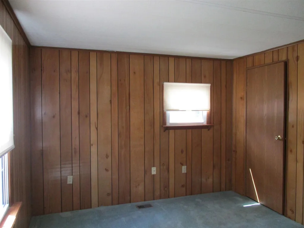 84 Cynthia Circle Seabrook NH 03874