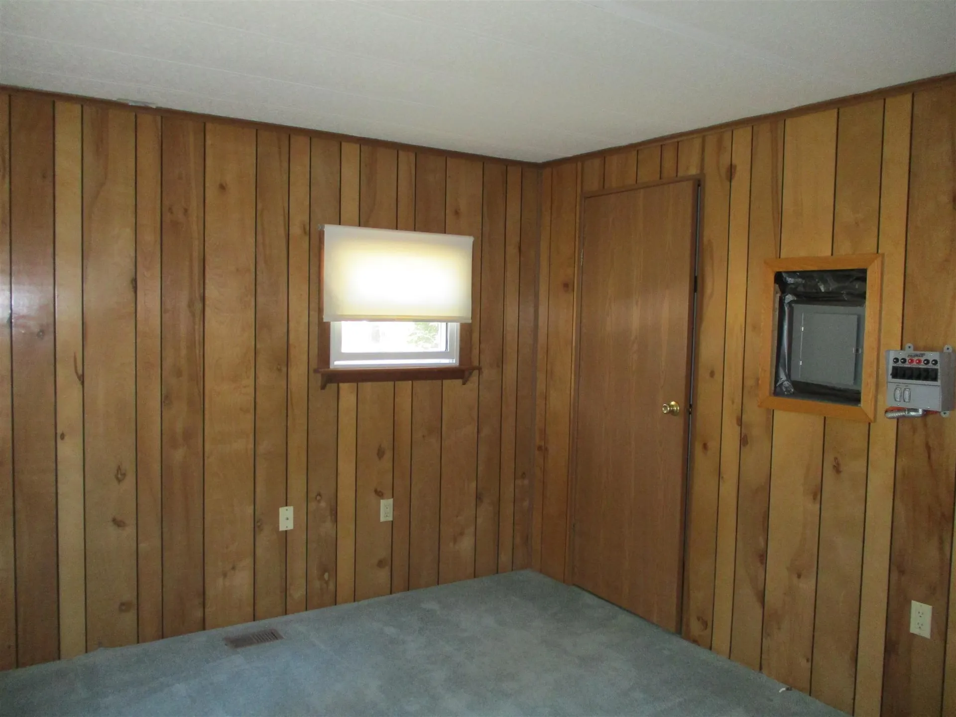 84 Cynthia Circle Seabrook NH 03874
