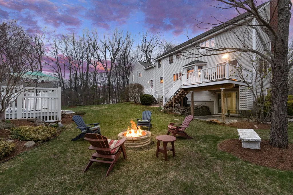 12 Mallard Lane Londonderry NH 03053