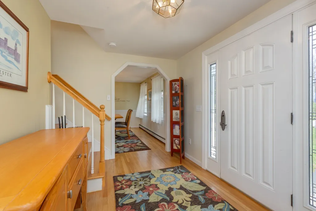 12 Mallard Lane Londonderry NH 03053
