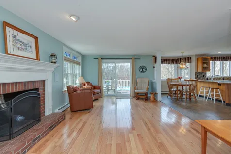 12 Mallard Lane Londonderry NH 03053