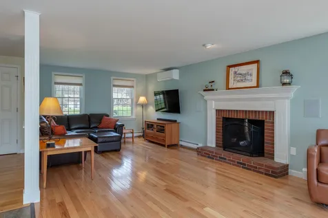 12 Mallard Lane Londonderry NH 03053