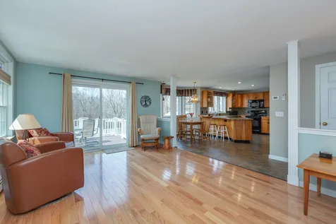 12 Mallard Lane Londonderry NH 03053