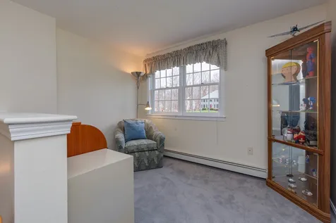 12 Mallard Lane Londonderry NH 03053