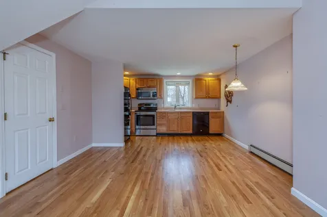 12 Mallard Lane Londonderry NH 03053