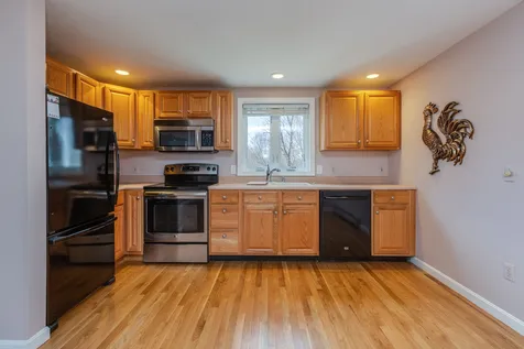 12 Mallard Lane Londonderry NH 03053