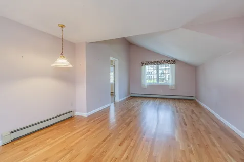 12 Mallard Lane Londonderry NH 03053