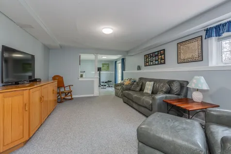 12 Mallard Lane Londonderry NH 03053