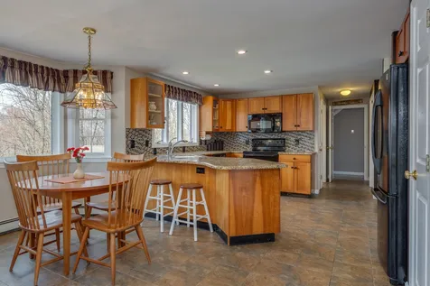 12 Mallard Lane Londonderry NH 03053