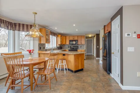 12 Mallard Lane Londonderry NH 03053