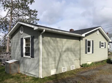 82 Mount Vernon Street Newport City VT 05855