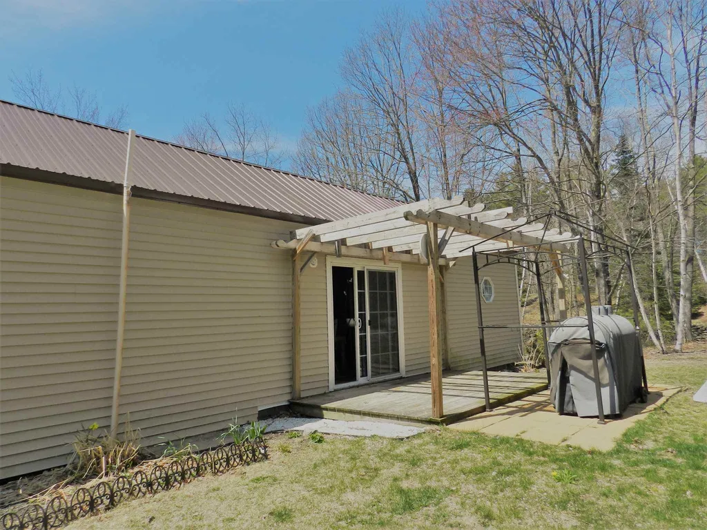 19 Tash Road New Durham NH 03855