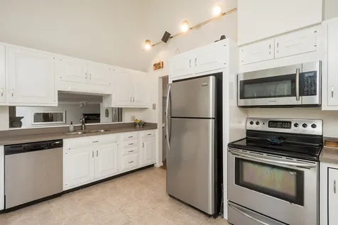 10 F W Hartford Drive Portsmouth NH 03801