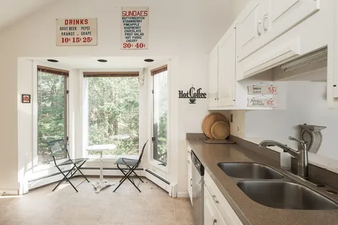 10 F W Hartford Drive Portsmouth NH 03801