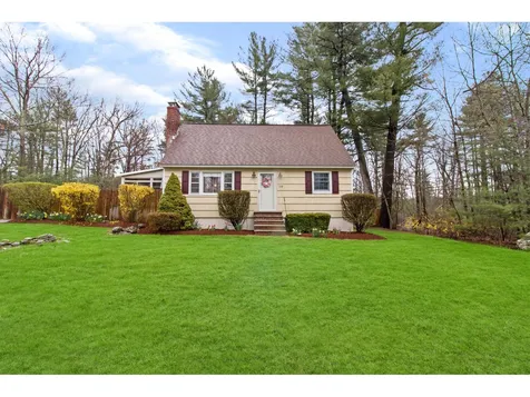 18 Ridgecrest Drive Hudson NH 03051