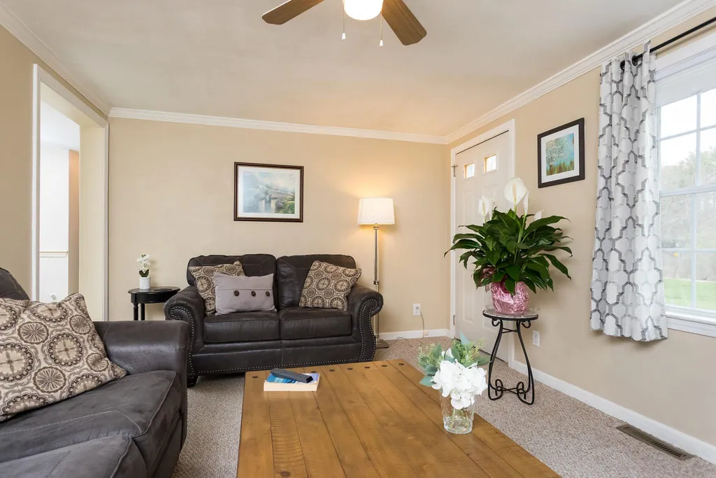 7 Sandy Lane Dover NH 03820