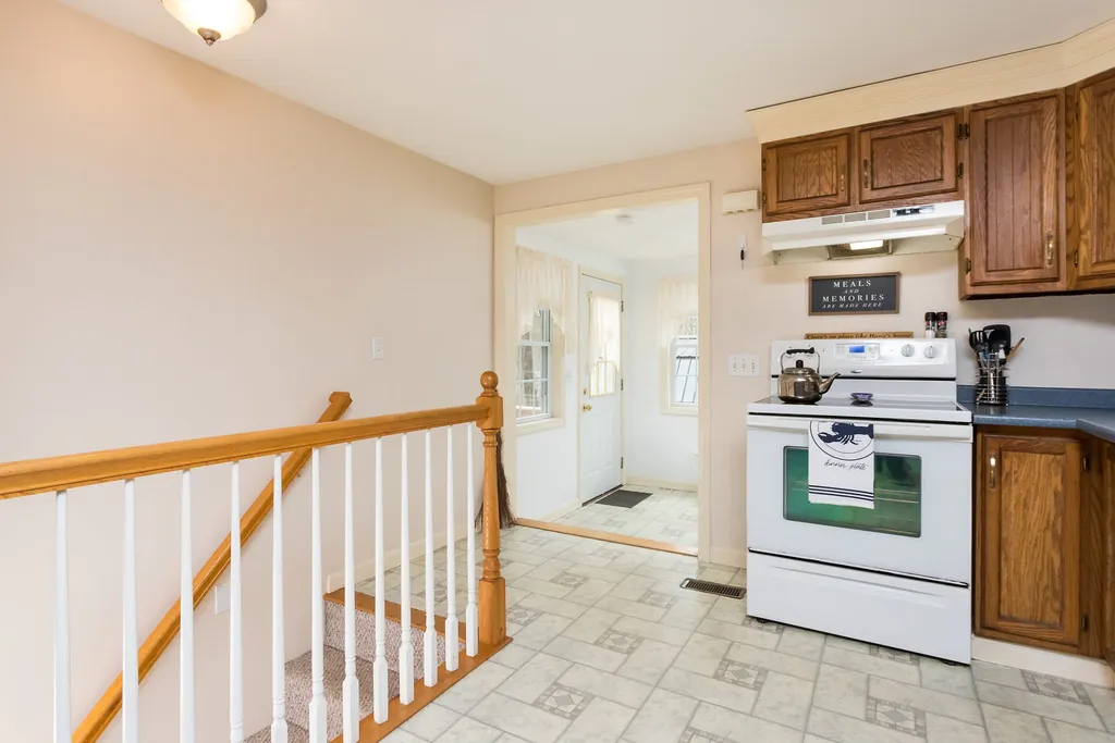 7 Sandy Lane Dover NH 03820