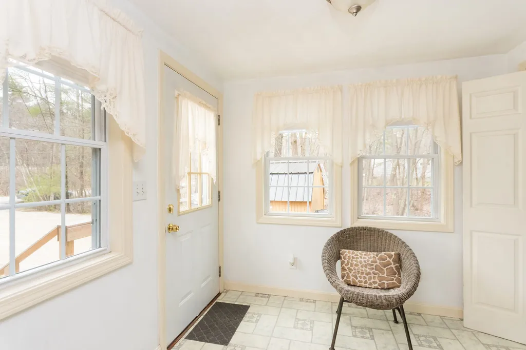 7 Sandy Lane Dover NH 03820