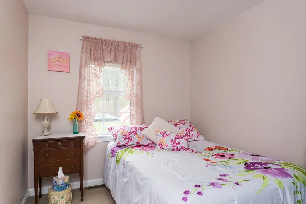 7 Sandy Lane Dover NH 03820