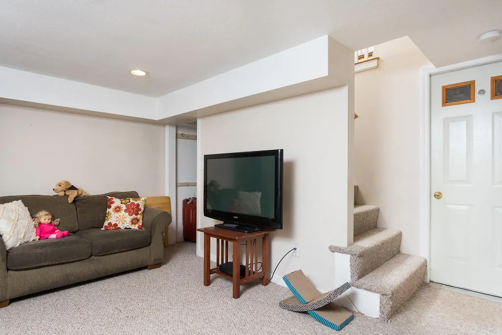 7 Sandy Lane Dover NH 03820
