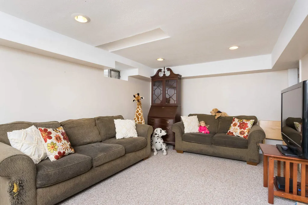 7 Sandy Lane Dover NH 03820