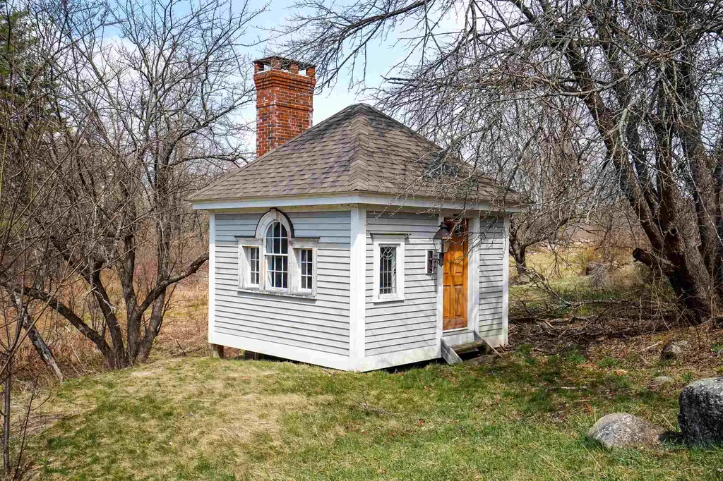 112 Cross Road Weare NH 03281