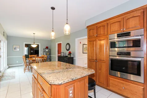 9 Manasquan Circle Londonderry NH 03053