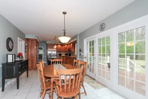 9 Manasquan Circle Londonderry NH 03053
