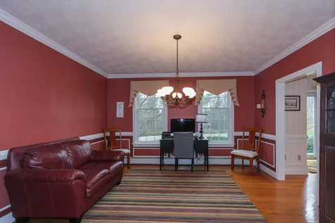 9 Manasquan Circle Londonderry NH 03053