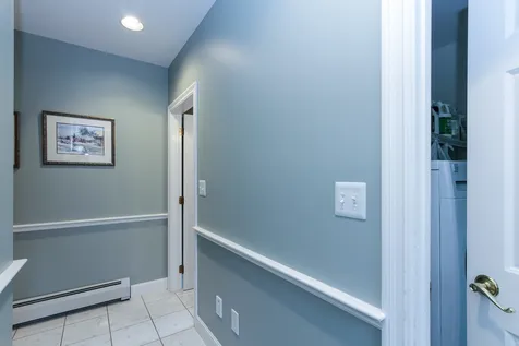 9 Manasquan Circle Londonderry NH 03053