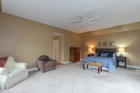 9 Manasquan Circle Londonderry NH 03053