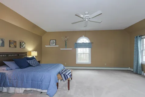 9 Manasquan Circle Londonderry NH 03053