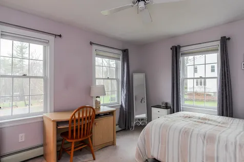 9 Manasquan Circle Londonderry NH 03053