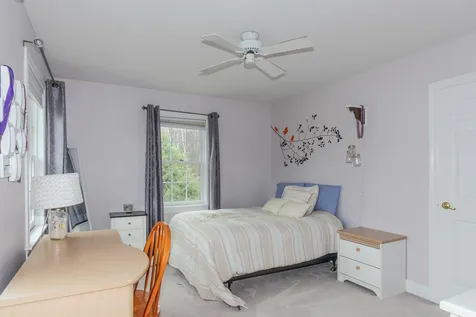 9 Manasquan Circle Londonderry NH 03053