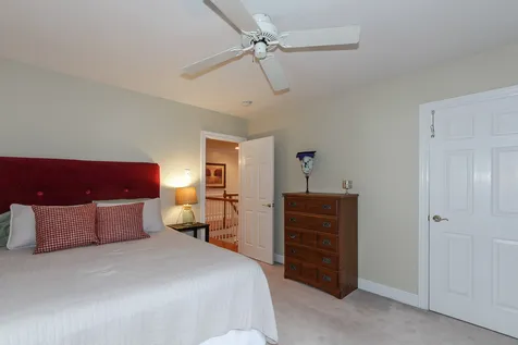 9 Manasquan Circle Londonderry NH 03053