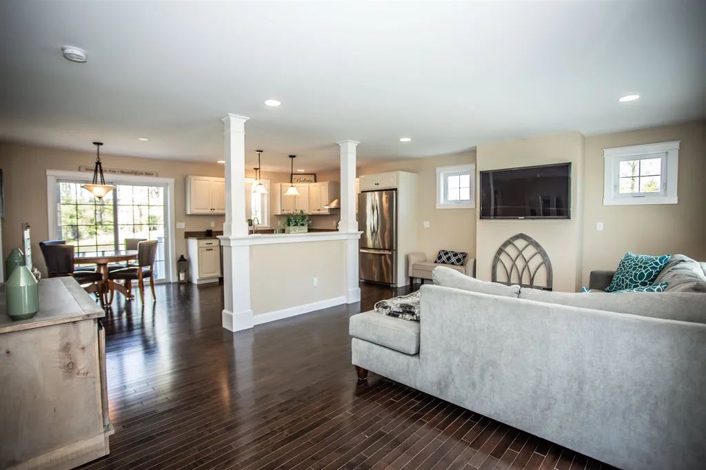 14 Calla Road Londonderry NH 03053