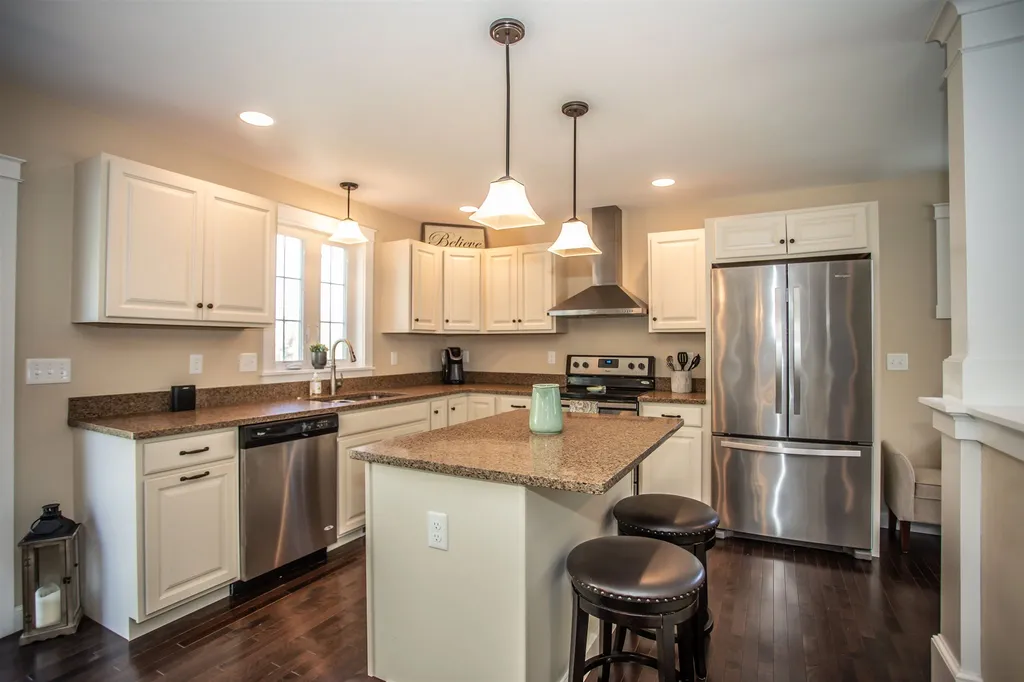 14 Calla Road Londonderry NH 03053
