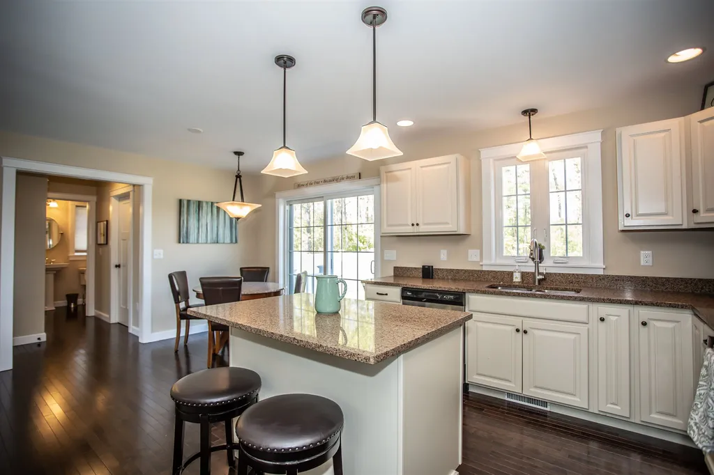 14 Calla Road Londonderry NH 03053