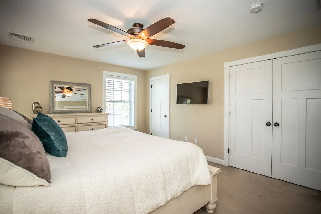 14 Calla Road Londonderry NH 03053