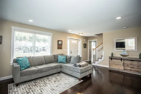 14 Calla Road Londonderry NH 03053