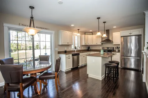 14 Calla Road Londonderry NH 03053
