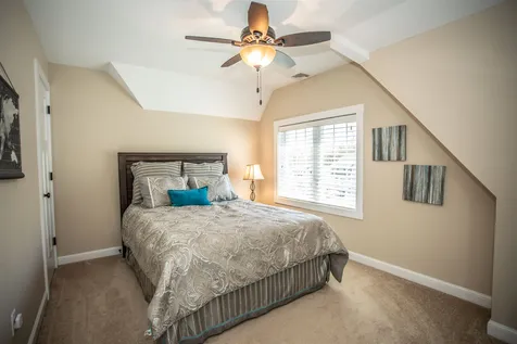 14 Calla Road Londonderry NH 03053