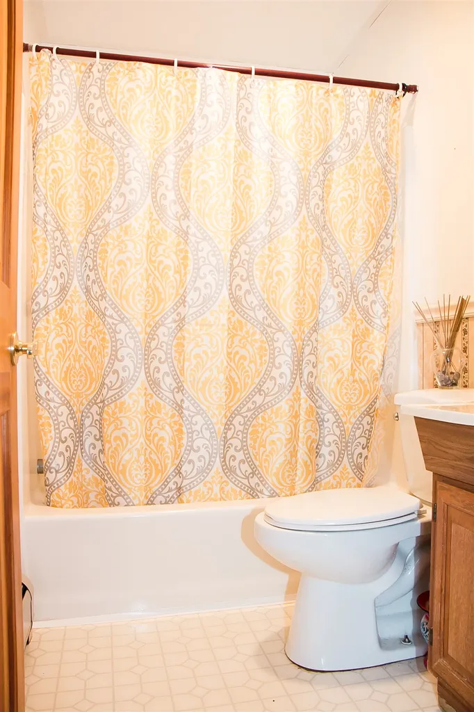 120 Pondview Drive Bristol VT 05443