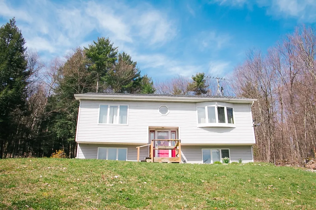 120 Pondview Drive Bristol VT 05443